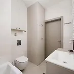 Aleja Krakowska Stylish Apartment Warsaw